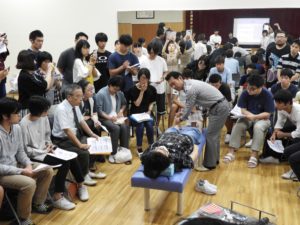 小松武史先生の鍼灸特別授業を行いました こころ医療福祉専門学校 小松武史先生の鍼灸特別授業を行いました こころ医療福祉専門学校